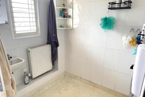 Wet room.JPG