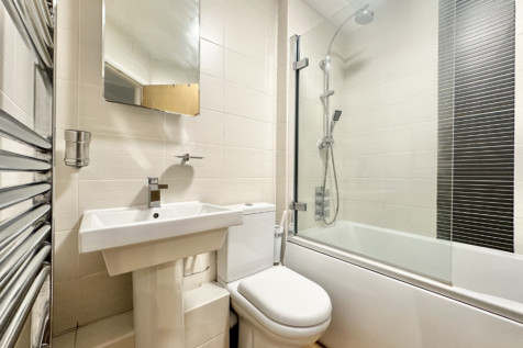 bathroom Pear
