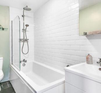Bathroom.JPG
