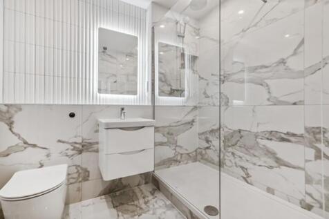 SHOWER ROOM.jpg