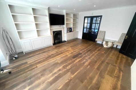 RECEPTION ROOM 1.jpg