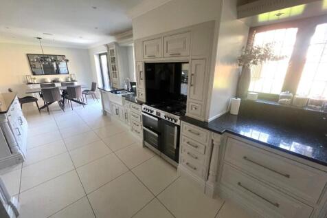 OPEN PLAN KITCHEN.jpg