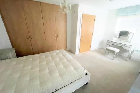BED 2.jpg
