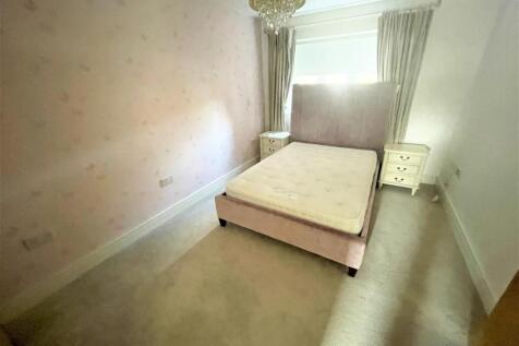 BEDROOM 4.jpg