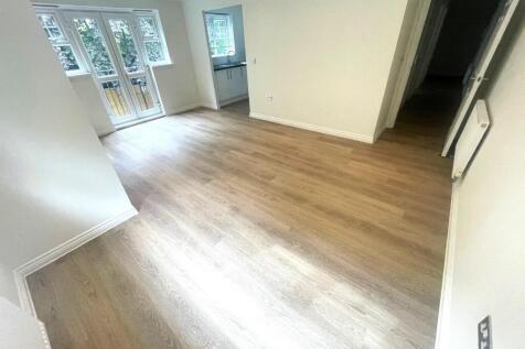 LIVING ROOM 3.jpg