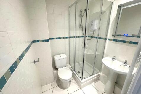 SHOWER ROOM.jpg