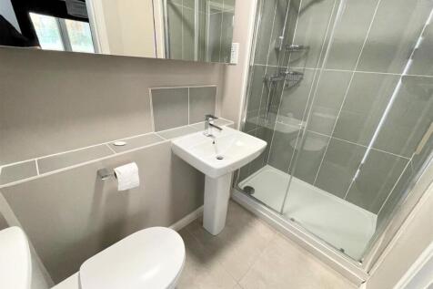 SHOWER ROOM.jpg