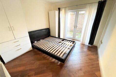MASTER BEDROOM.jpg
