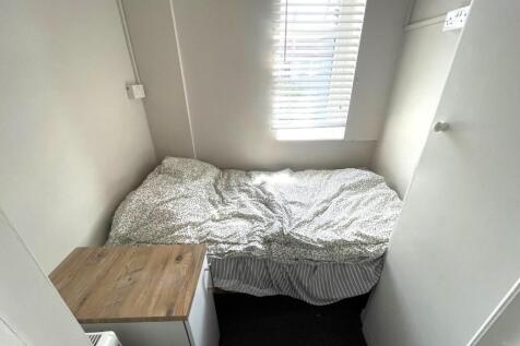 BED 2.jpg