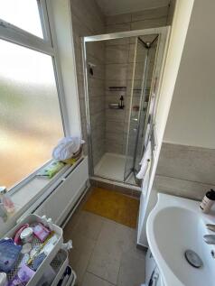 SHOWER ROOM.jpg