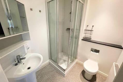 SHOWER ROOM.jpg