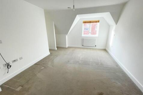 BEDROOM 1.jpg