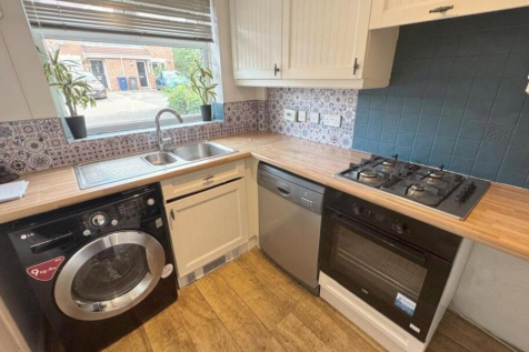 KITCHEN 1.PNG
