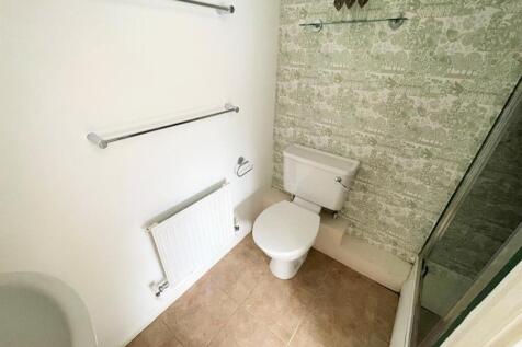 SHOWER ROOM.jpg