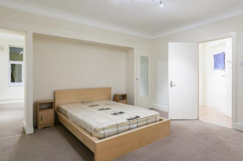 BEDROOM 1.PNG