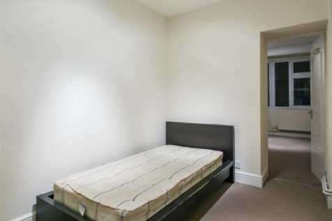 BEDROOM 2.PNG