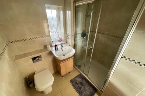 SHOWER ROOM.jpg