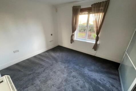 BEDROOM 1.jpg