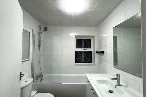 NEW BATHROOM.JPG