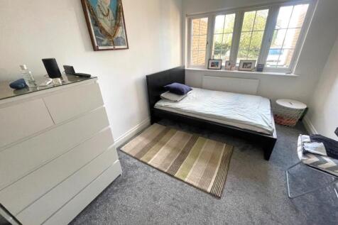BEDROOM 4.jpg
