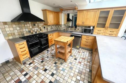KITCHEN 1.jpg