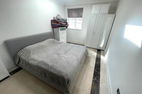 BEDROOM 5.jpg