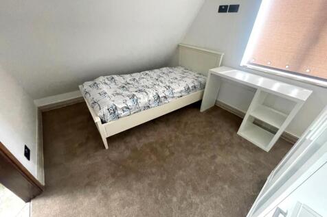 BEDROOM.jpg