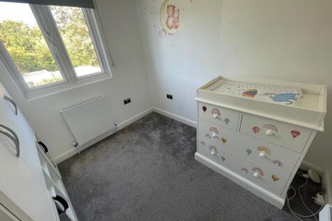 BEDROOM 4.jpg