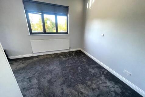 BEDROOM.jpg