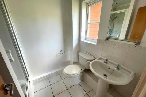 SHOWER ROOM.jpg