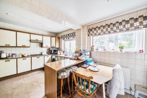 kitchen breakfast.jpg