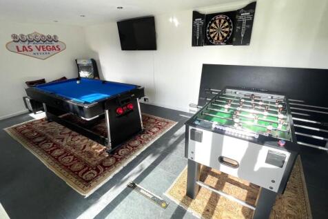 GAMES ROOM.jpg