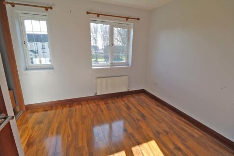 Front bedroom bef...