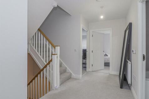 FIRST FLOOR LANDING