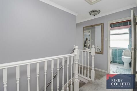 FIRST FLOOR LANDING