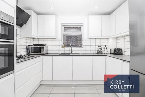 RE FITTED KITCHEN