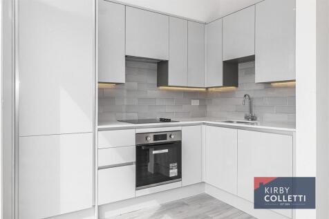 FITTED KITCHEN