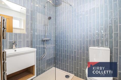 EN SUITE SHOWER ROOM TO BEDROOM ONE