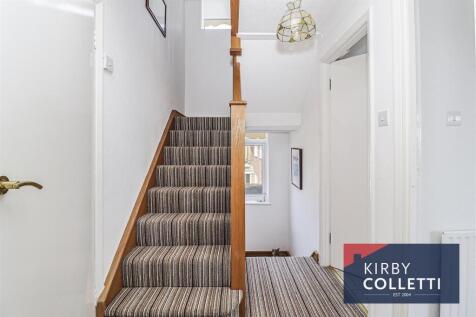 FIRST FLOOR LANDING