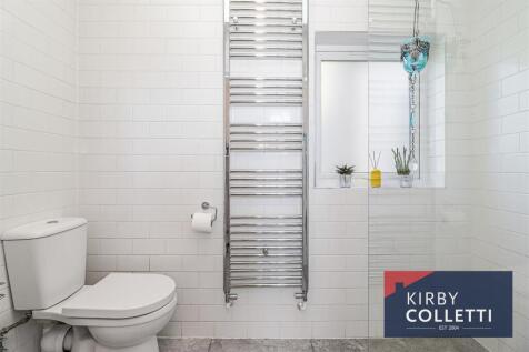 GROUND FLOOR SHOWER ROOM