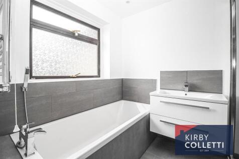 BATH/SHOWER ROOM