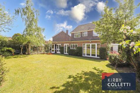 SECLUDED REAR GARDEN