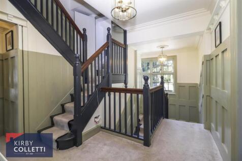 FIRST FLOOR LANDING