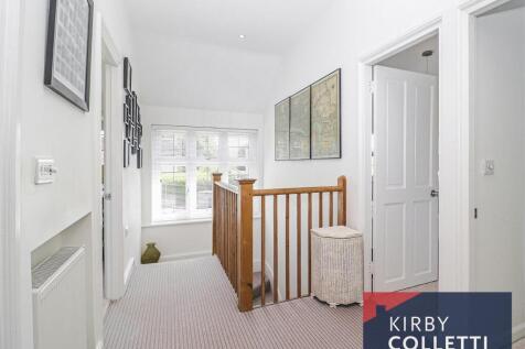 FIRST FLOOR LANDING