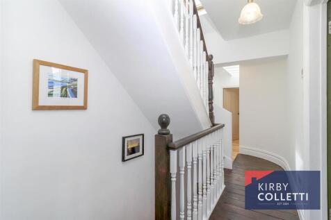 FIRST FLOOR LANDING