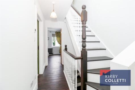 FIRST FLOOR LANDING