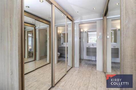 DRESSING AREA