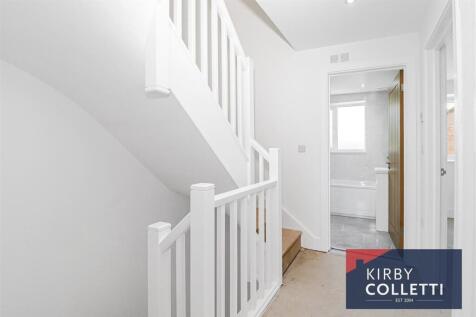 FIRST FLOOR LANDING