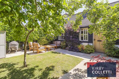CHARMING COTTAGE GARDEN