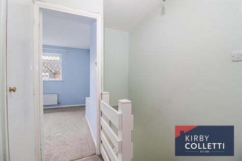 FIRST FLOOR LANDING